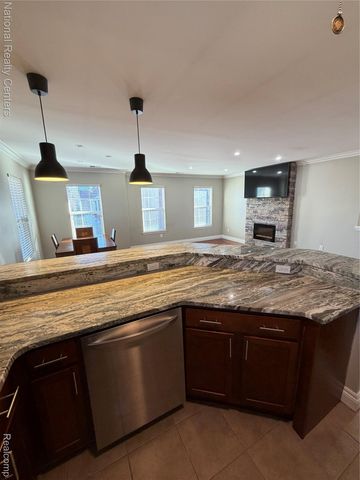 8455 Williamstown Drive, Shelby Charter Township, MI 48316