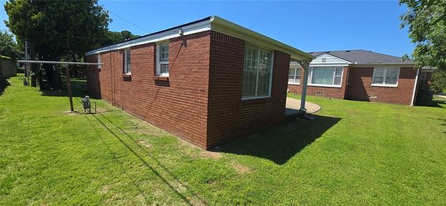 1120 Fenwick Place, Nichols Hills, OK 73116
