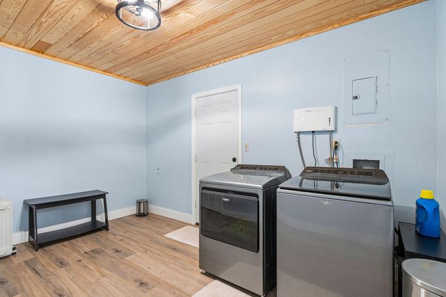 6061 Coy Burgess Loop, Defuniak Springs, FL 32435