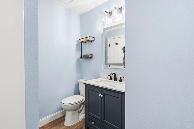 6061 Coy Burgess Loop, Defuniak Springs, FL 32435