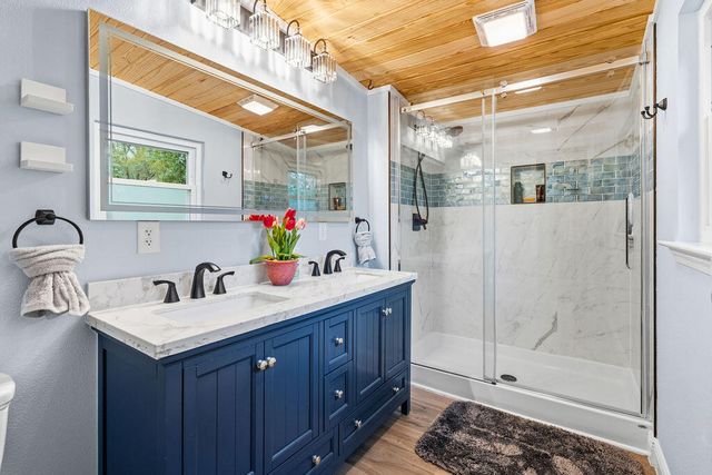 6061 Coy Burgess Loop, Defuniak Springs, FL 32435