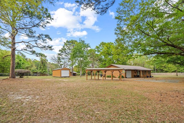6061 Coy Burgess Loop, Defuniak Springs, FL 32435