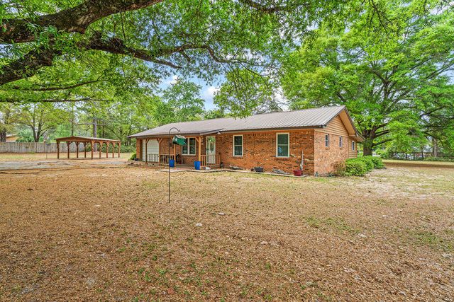 6061 Coy Burgess Loop, Defuniak Springs, FL 32435
