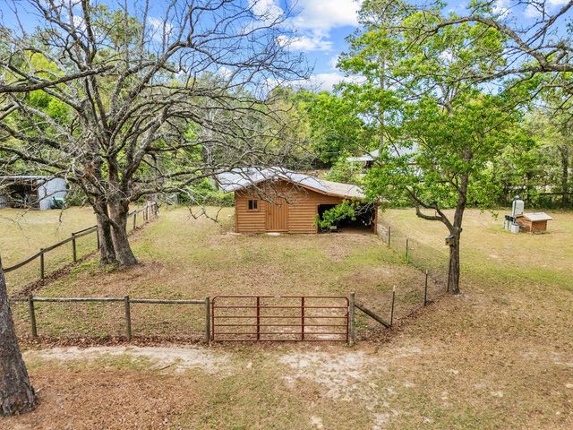 6061 Coy Burgess Loop, Defuniak Springs, FL 32435