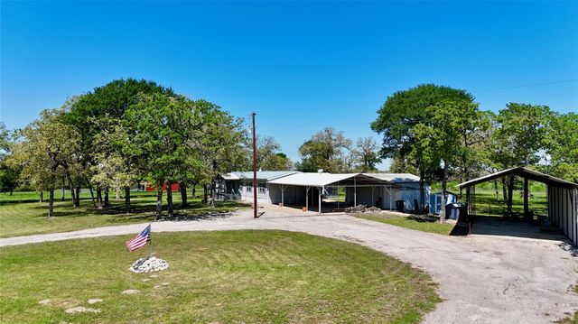 6440 Mockingbird RD, Flatonia, TX 78941