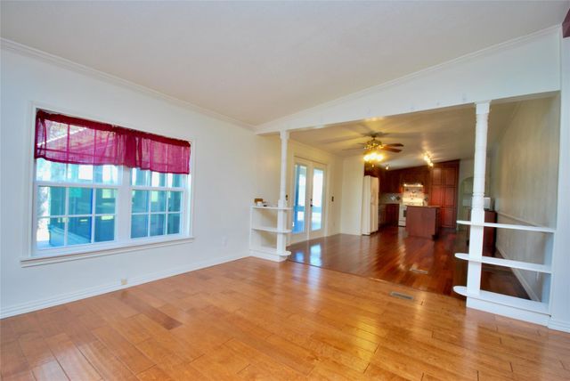 6440 Mockingbird RD, Flatonia, TX 78941