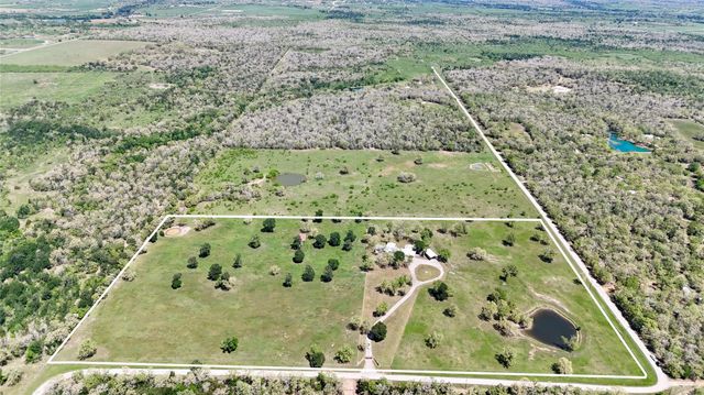 6440 Mockingbird RD, Flatonia, TX 78941