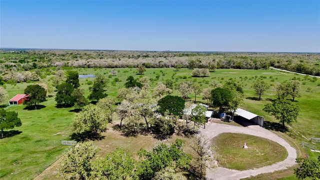 6440 Mockingbird RD, Flatonia, TX 78941