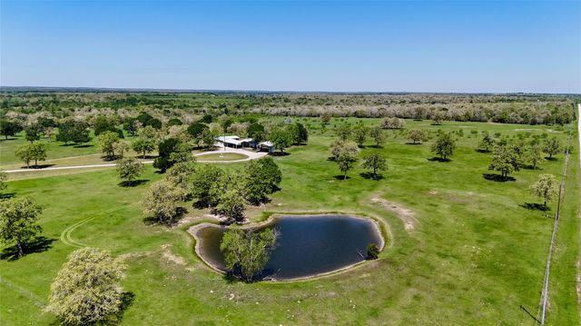 6440 Mockingbird RD, Flatonia, TX 78941