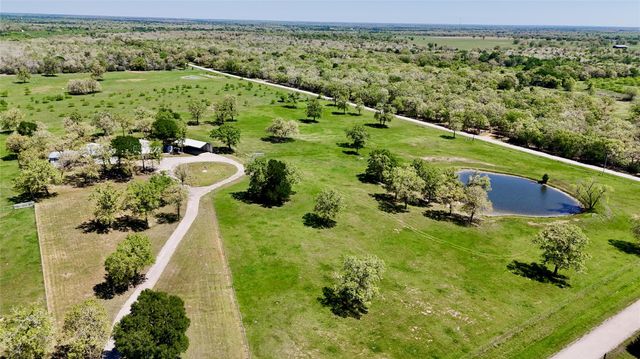 6440 Mockingbird RD, Flatonia, TX 78941