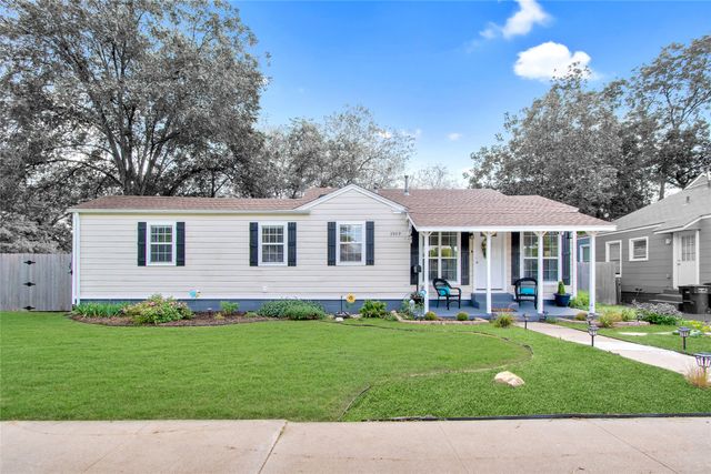 3909 Locke Avenue, Fort Worth, TX 76107