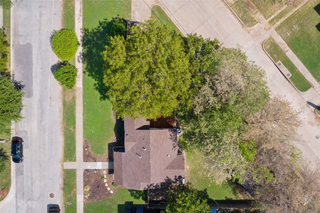 3909 Locke Avenue, Fort Worth, TX 76107