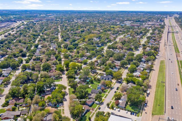 3909 Locke Avenue, Fort Worth, TX 76107