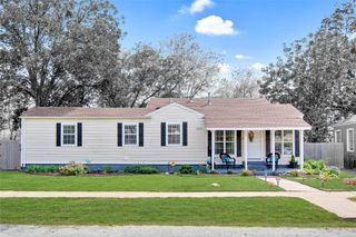 3909 Locke Avenue, Fort Worth, TX 76107