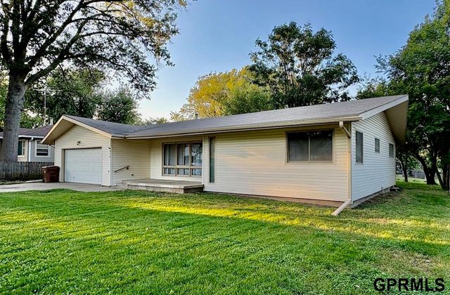 816 First Street, Milford, NE 68405