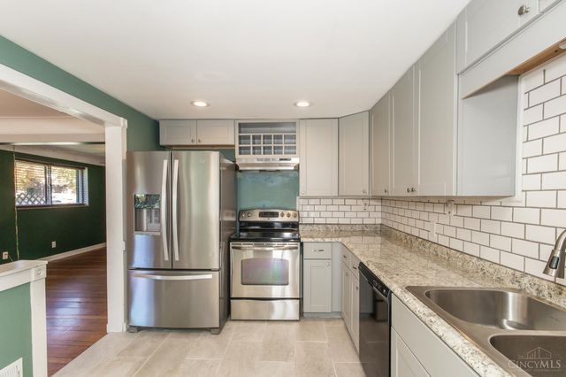 3239 Pickbury Drive, Cincinnati, OH 45211