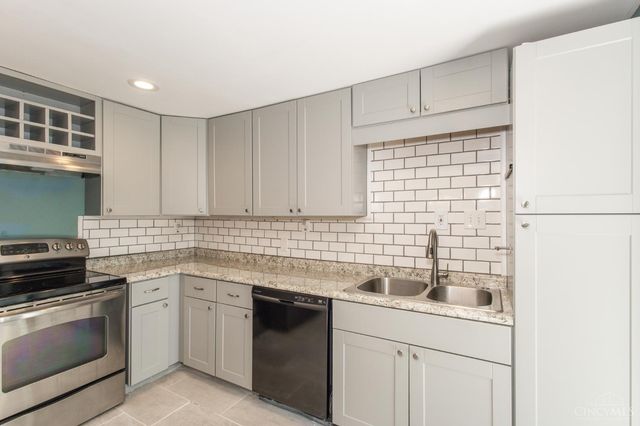 3239 Pickbury Drive, Cincinnati, OH 45211