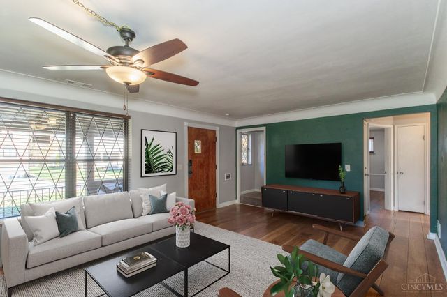 3239 Pickbury Drive, Cincinnati, OH 45211