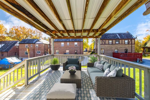 3239 Pickbury Drive, Cincinnati, OH 45211