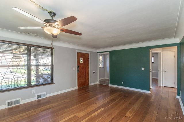 3239 Pickbury Drive, Cincinnati, OH 45211