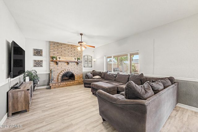 5240 W GARDEN Drive, Glendale, AZ 85304