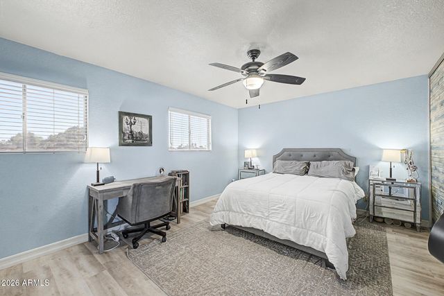 5240 W GARDEN Drive, Glendale, AZ 85304