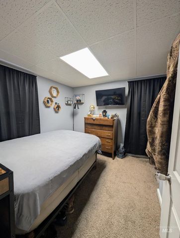 529 N 5th Ave, Twin Falls, ID 83301