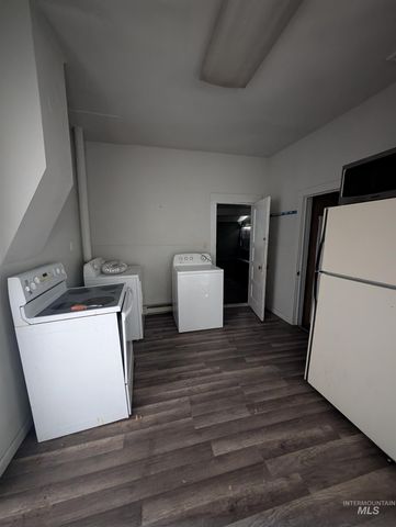 529 N 5th Ave, Twin Falls, ID 83301