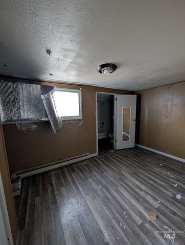 529 N 5th Ave, Twin Falls, ID 83301