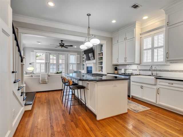 521 W 22nd Street, Houston, TX 77008