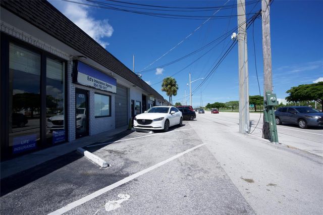 4581 N Dixie Highway, Deerfield Beach, FL 33064