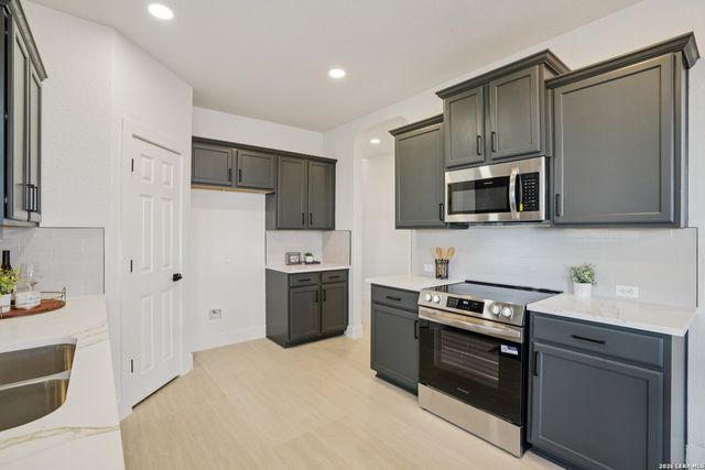 12147 Sugarberry, San Antonio, TX 78253