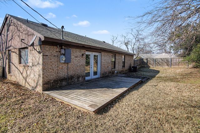 5001 Bama Drive, Arlington, TX 76017