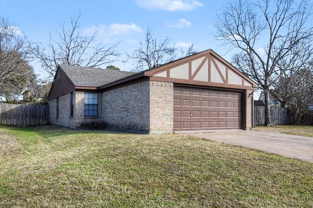 5001 Bama Drive, Arlington, TX 76017