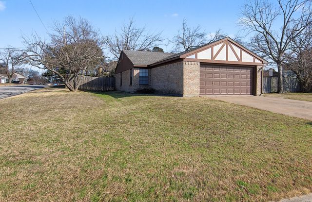 5001 Bama Drive, Arlington, TX 76017