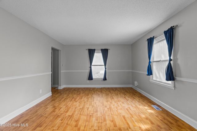 403 Scotsdale Drive, Jacksonville, NC 28546