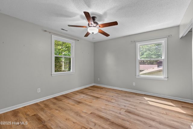 403 Scotsdale Drive, Jacksonville, NC 28546