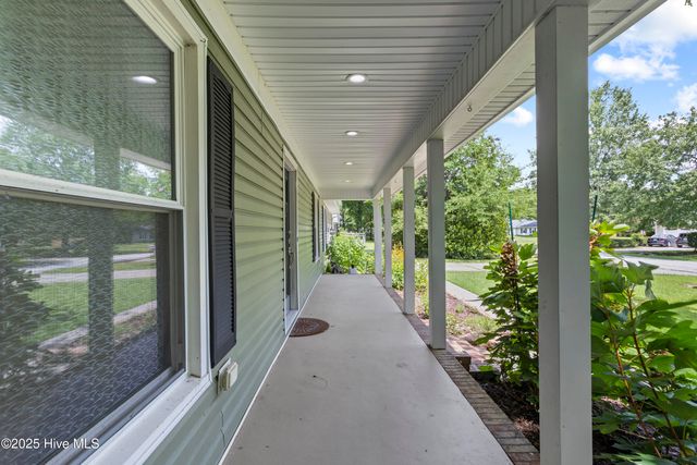 403 Scotsdale Drive, Jacksonville, NC 28546