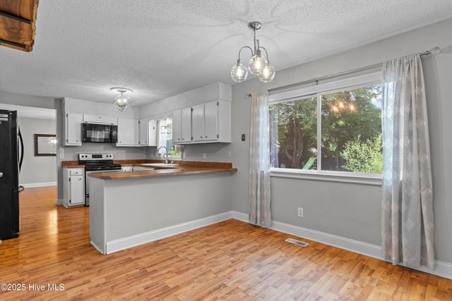 403 Scotsdale Drive, Jacksonville, NC 28546