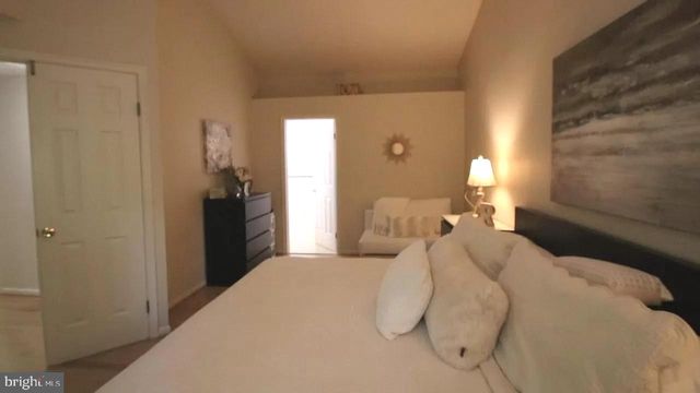 11120 LAKE BREEZE DR, North Potomac, MD 20878