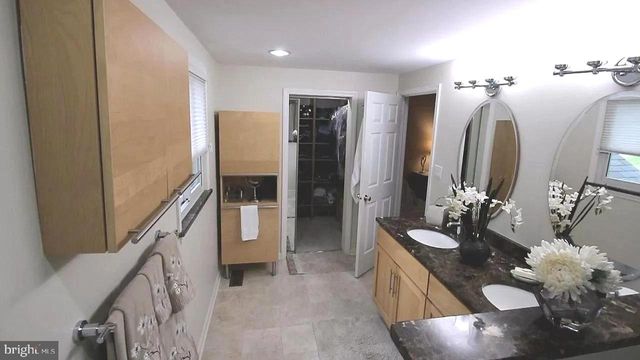 11120 LAKE BREEZE DR, North Potomac, MD 20878