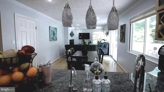 11120 LAKE BREEZE DR, North Potomac, MD 20878