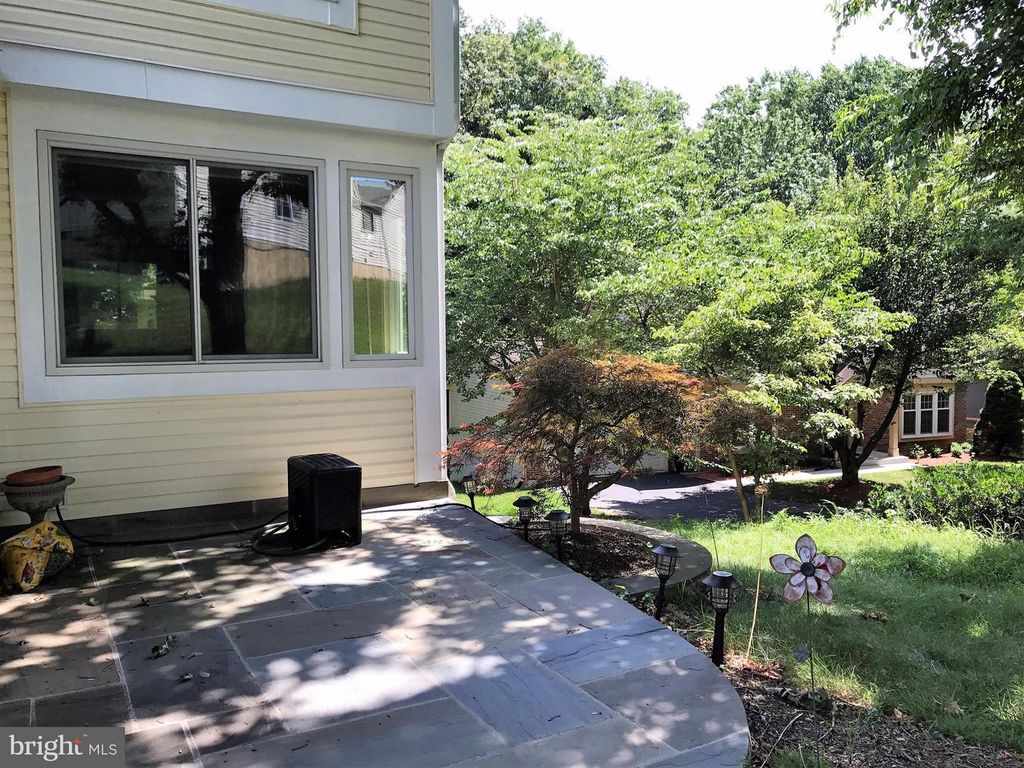 11120 LAKE BREEZE DR, North Potomac, MD 20878