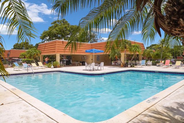 2938 SW 12 Street, Deerfield Beach, FL 33442