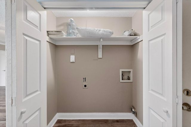 2200 E Trinity Mills Road 616, Carrollton, TX 75006