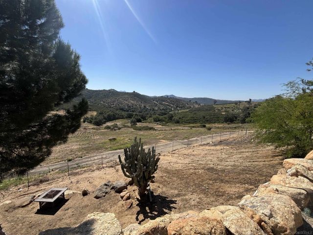 19987 Sunset Oaks Dr, Ramona, CA 92065