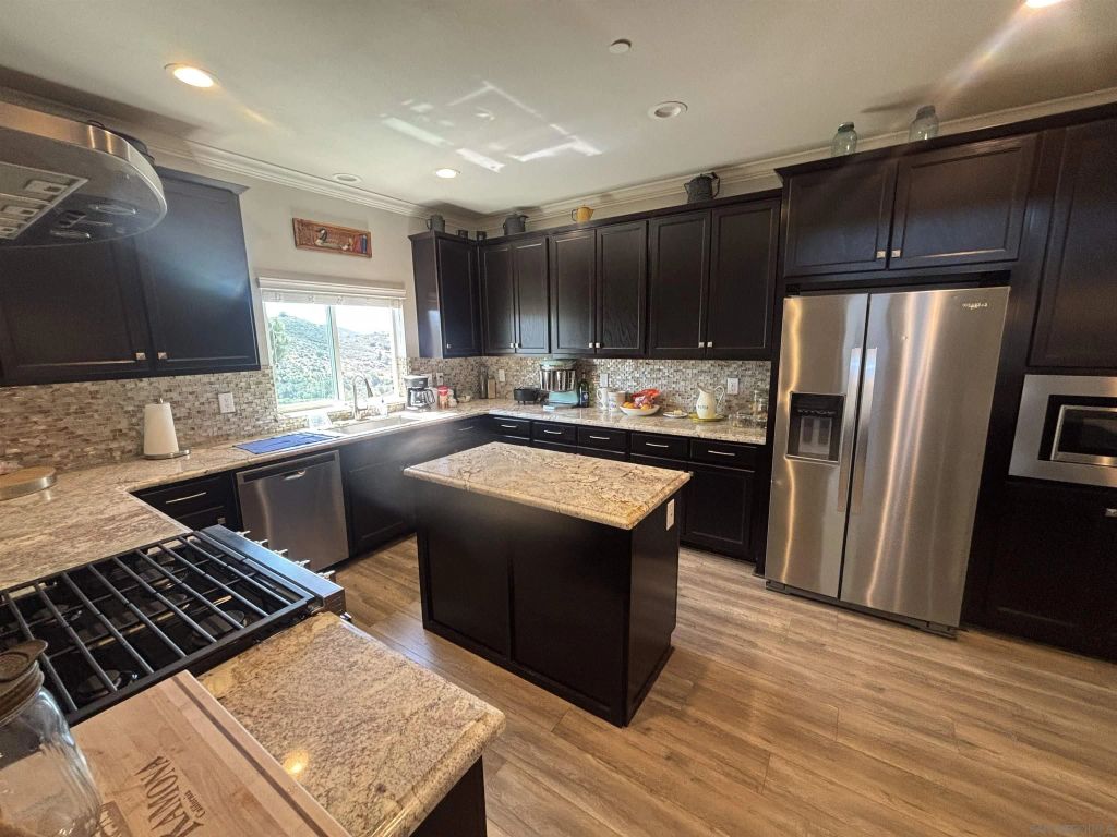 19987 Sunset Oaks Dr, Ramona, CA 92065