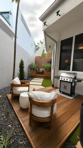 2571 TIGERTAIL Avenue, Miami, FL 33133