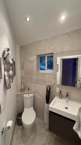 2571 TIGERTAIL Avenue, Miami, FL 33133