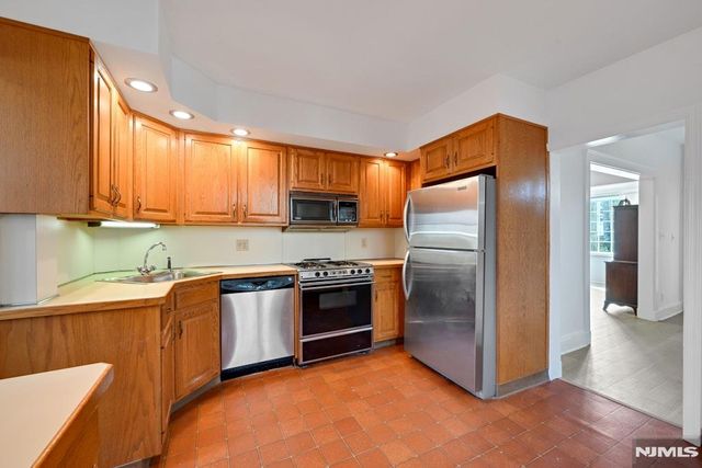 82 Blauvelt Avenue, Dumont, NJ 07628
